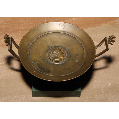 210 - A French bronze saucer shaped tazza, in the Grand Tour taste, centred by a portrait roundel after th... 