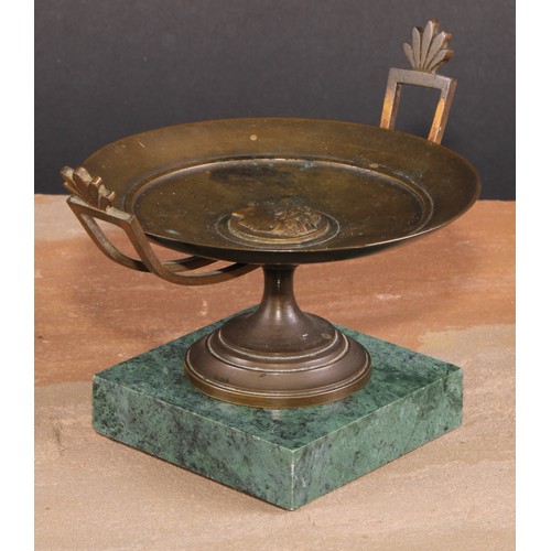 210 - A French bronze saucer shaped tazza, in the Grand Tour taste, centred by a portrait roundel after th... 