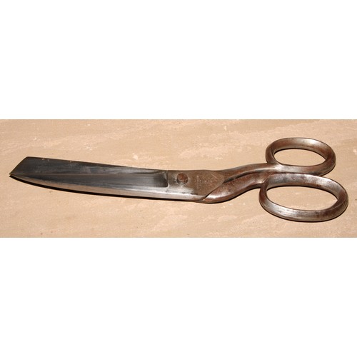 325 - A pair of draper's scissors, by T Wilkinson & Son, Sheffield, 30.5cm long, early 20th century