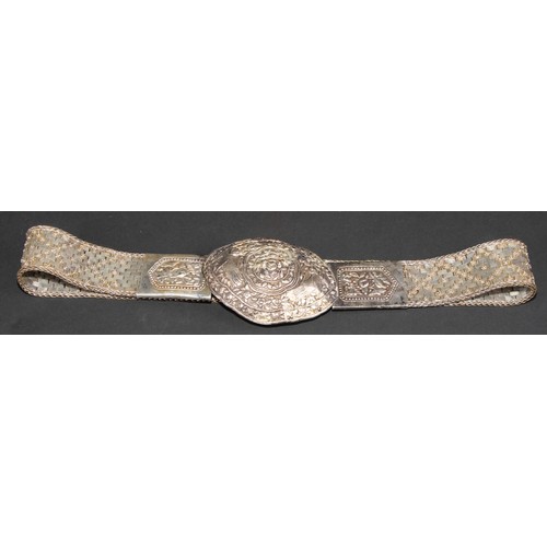 177 - A Chinese silver articulated belt, the buckle and mount chased with birds and flowering branches, 90... 