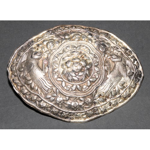 177 - A Chinese silver articulated belt, the buckle and mount chased with birds and flowering branches, 90... 