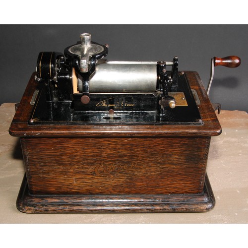 452 - An early 20th century Edison Standard Phonograph, serial number 501941, the case 33.5cm wide, the ho... 