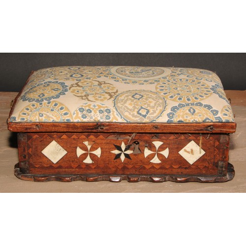 447 - An early 18th century mahogany and marquetry shaped rectangular table box, hinged cover with stuffed... 