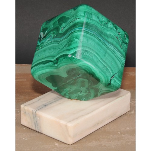 426 - An Art Deco malachite desk sculpture, rectangular onyx base, 20cm high