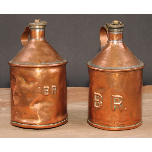 643 - Railwayana - a British Rail copper oil can, brass screw-cap; the side stamped BR, scroll handle, 20c... 