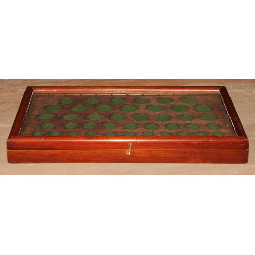 633 - Numismatics - an early 20th century mahogany rectangular coin collector's table top cabinet, hinged ... 