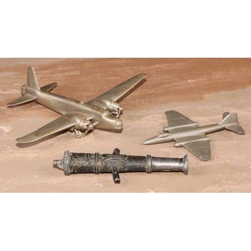 203 - A die cast model of a World War II Wellington Bomber, 13cm long; another model aeroplane; a model ca... 