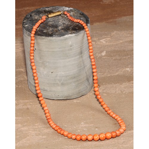 200 - A coral bead necklace, 19.5cm drop