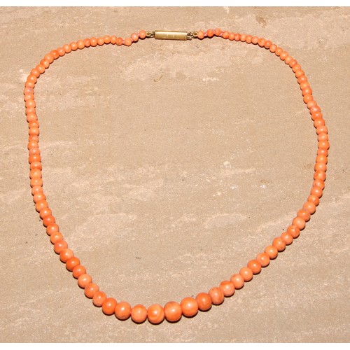 200 - A coral bead necklace, 19.5cm drop