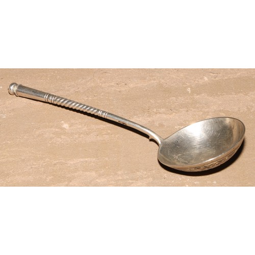 364 - A Russian silver and niello spoon, 19cm long, kokoshnik mark, early 20th century