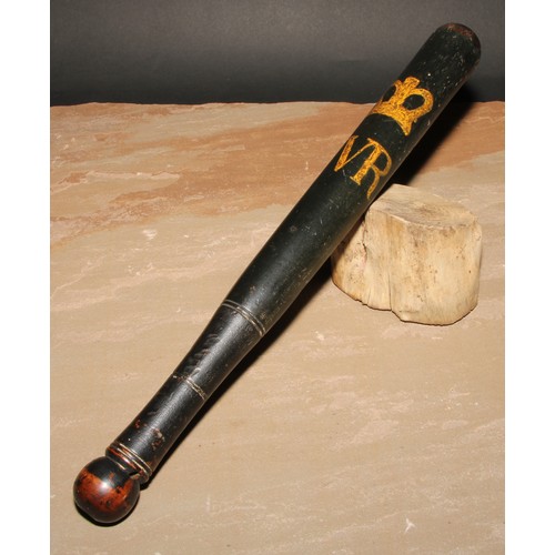 640 - Police History - a Victorian turned and painted truncheon, decorated with a crowned VR cipher, globu... 