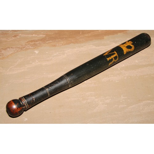 640 - Police History - a Victorian turned and painted truncheon, decorated with a crowned VR cipher, globu... 