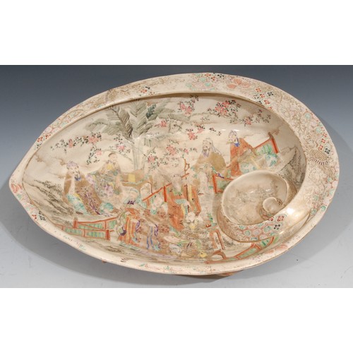 703 - A Japanese Satsuma shell shaped dish, late 19th century, Meiji, 37cm wide