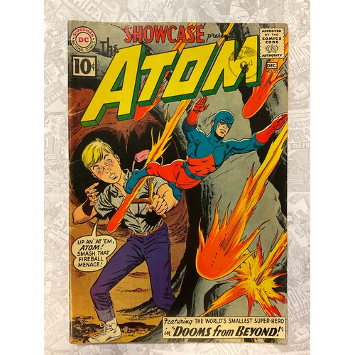 1072 - Showcase #35 (1961). 2nd appearance of the Atom. Gil Kane artwork. Key silver age DC comic book.