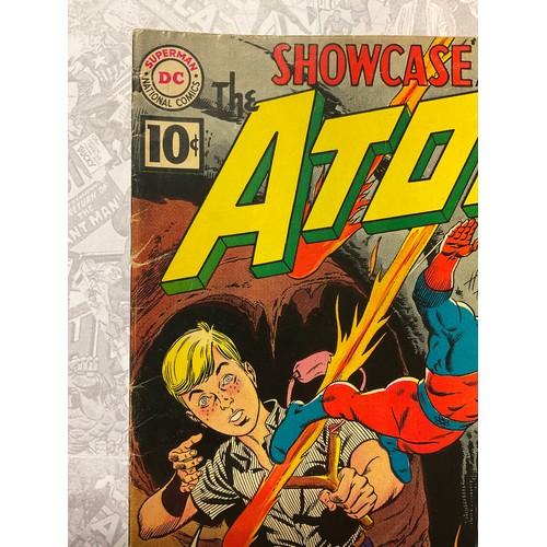 1072 - Showcase #35 (1961). 2nd appearance of the Atom. Gil Kane artwork. Key silver age DC comic book.