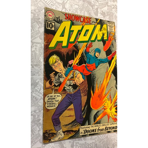 1072 - Showcase #35 (1961). 2nd appearance of the Atom. Gil Kane artwork. Key silver age DC comic book.