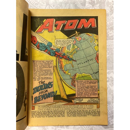 1072 - Showcase #35 (1961). 2nd appearance of the Atom. Gil Kane artwork. Key silver age DC comic book.