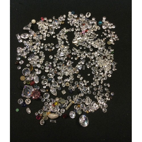 268 - Loose Gemstones - Topaz, Garnet, Sapphire and Cubic Zirconia, beads and cut stones, assorted shapes ... 