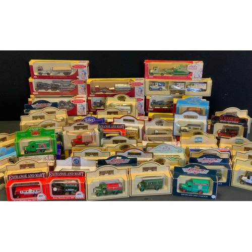 185A - Toys and Juenvenila -Lledo trackside collectibles including,The Bygone days of Road transport, AEC M... 