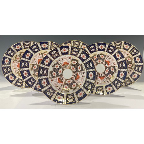 20 - A set of six Royal Crown Derby Imari 2451 pattern dinner plates, second quality, printed marks in re... 