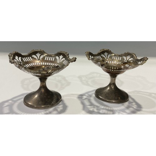 447 - A pair of George V silver sweetmeat tazza, 9.5cm diameter, Birmingham 1929