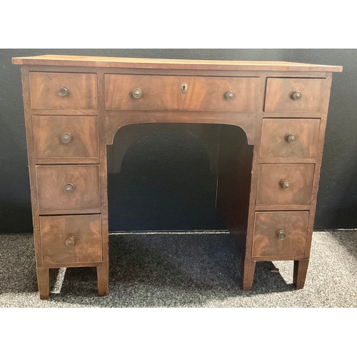 533 - A 19th century mahogany kneehole desk, 76.5cm high, 95cm wide, 49cm deep