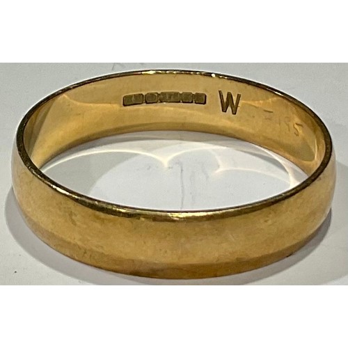 791 - A 9ct gold wedding band, 2.8g