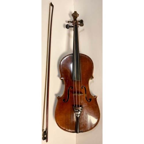 91 - A full size, 4/4, violin, cased with bow en-suite, the violin having a well figured two-piece back, ... 