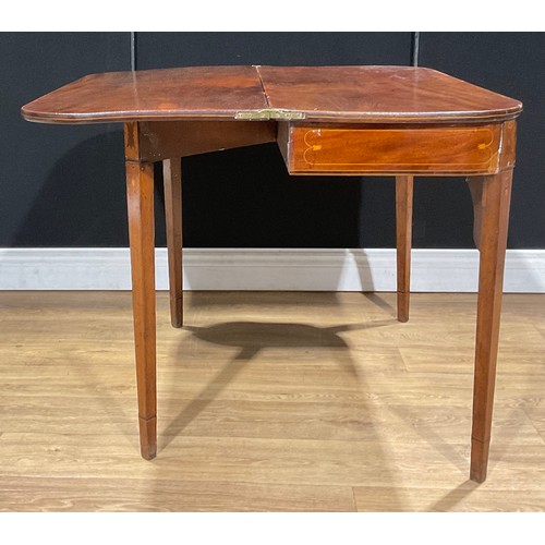 207 - A George III mahogany tea table, 74cm high, 95.5cm wide, 46.5cm deep