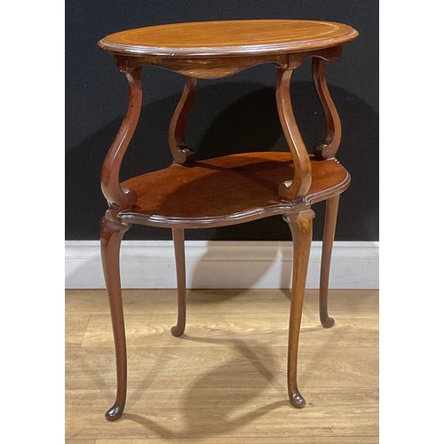 211 - An Edwardian satinwood crossbanded mahogany oval étagère, 71cm high, 58cm wide, 37cm deep, c.1905