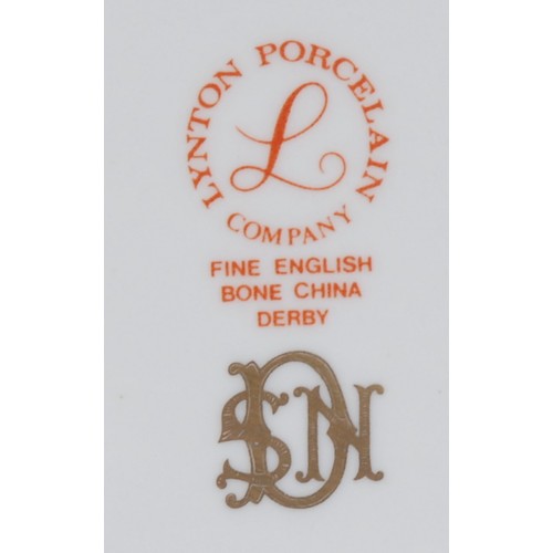 143 - A Lynton plate, painted by Stefan Nowacki, signed, with a martitme scene, Unloading the Catch, 22cm ... 