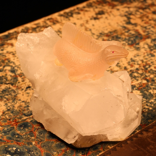 1243 - Alfred Lyndhurst Pocock (1882 - 1962), a quartz carving, of a lizard, unsigned, 8cm long