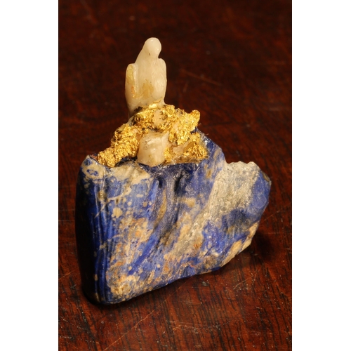 1225 - Alfred Lyndhurst Pocock (1882 - 1962), a lapis lazuli and pyrite carving, of a dove, unsigned, 4.5cm... 