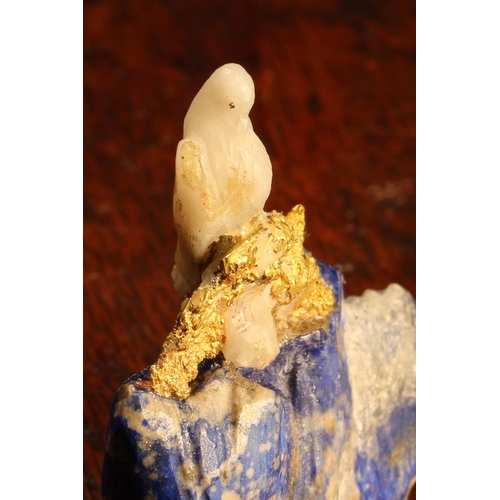 1225 - Alfred Lyndhurst Pocock (1882 - 1962), a lapis lazuli and pyrite carving, of a dove, unsigned, 4.5cm... 