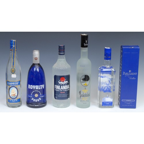 Wines and Spirits neck, 40% vol, Parliament Genuine - to Vodka, Russian level 70cl, base of Classic