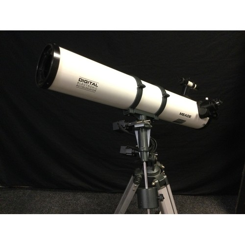 79 - A Meade Digital Electronic Autolocator Telescope, model 4504, D114mm, F910mm, with assorted connecti... 