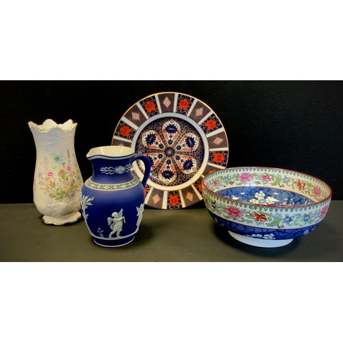 122 - Ceramics -  A Royal Crown Derby 1128 pattern plate, Copeland Spode bowl, decorated with flowers, 24c... 