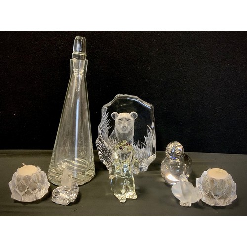 125 - Glass - Kosta Boda Mats Jonasson Crystal Sculpture of Lioness, 22cm high, Balle glass bird, 13cm hig... 