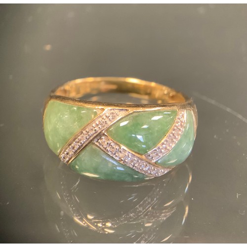 434 - A diamond and green stone Onyx panels ring, lattice set with diamond accents, 9ct gold shank, size R... 