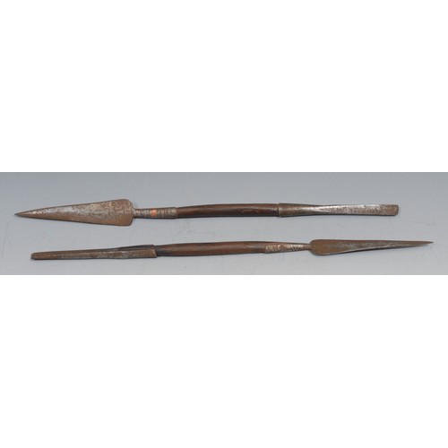 751 - A pair of currency spears, possibly Kenyan, each 41cm long