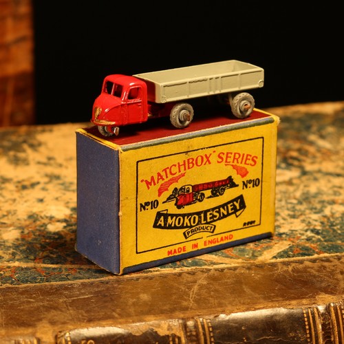 8 - Matchbox '1-75' series diecast model 10a Scammell mechanical Horse, red cab with gold trim, grey tra... 