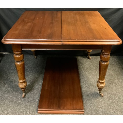 58 - A Victorian mahogany wind-out dining table, 75.5cm high x 101cm wide x 111cm long (158cm with additi... 