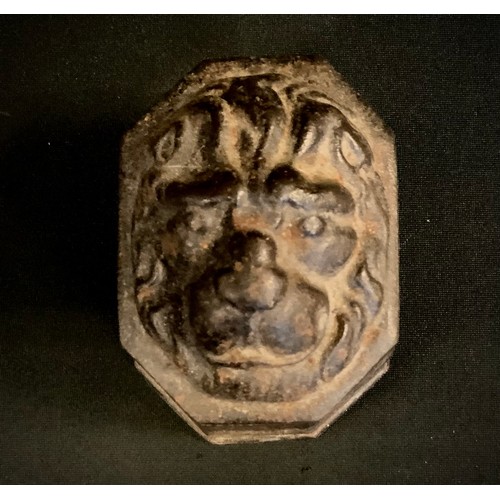 388 - A cast iron lion head snuff box, cm long