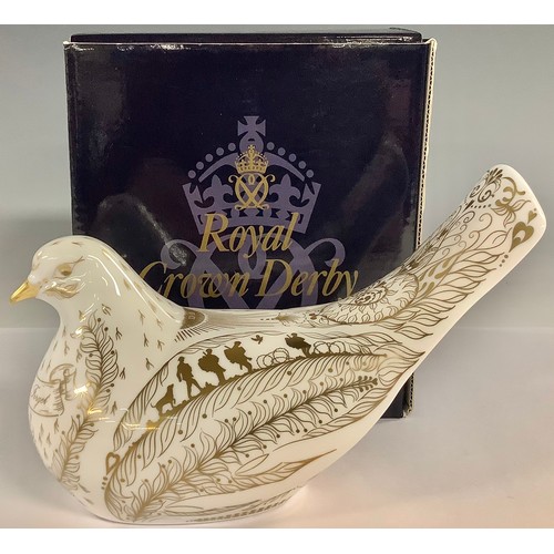 1 - A Royal Crown Derby paperweight, Dove of Peace “Lest we Forget”, to mark the Centenary Anniversary o... 