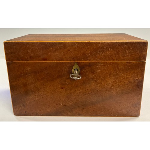 67 - A George III mahogany box, the interior fitted for jewellery with a lift-out tray, 20.5cm wide