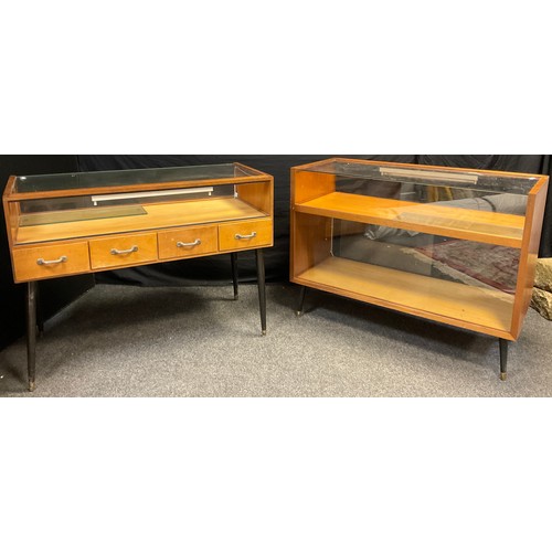 96 - Shop furniture and fittings - a pair of mahogany veneered shop counter cabinets / display cabinets, ... 