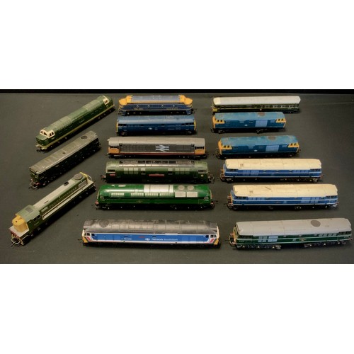 157 - Toys - Hornby, Tri-ang, Airfix, Lima and other OO gauge locomotives inc metal D9000 Diesel, another ... 