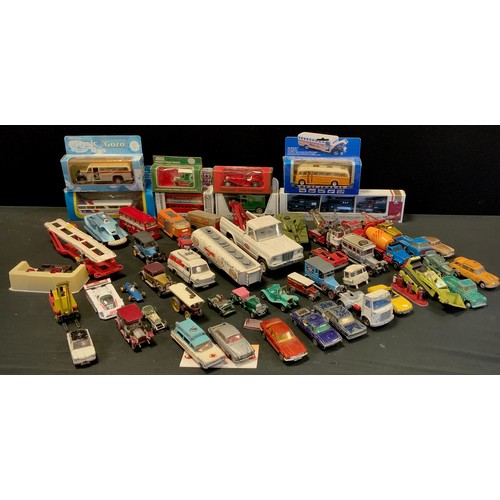 192 - A Quantity of Die Cast vehicles; Matchbox, LLedo; etc.