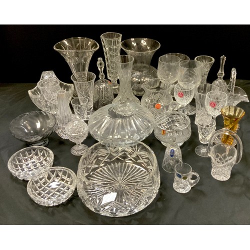 214 - Glass -  A quantity of cut glass including; a Thomas Webb cut lined bowl, 20cm dia, a Dartington cry... 