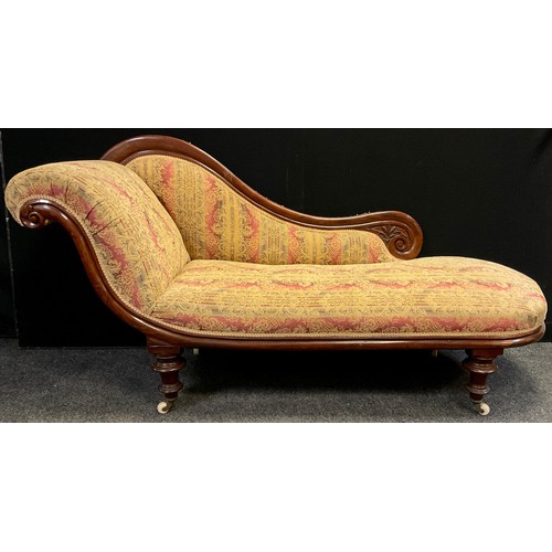 269 - A Victorian mahogany chaise lounge, c.1860